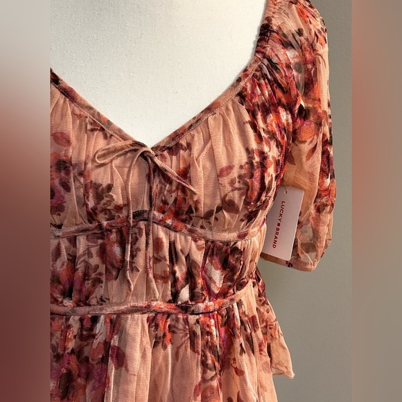 NWT Women’s Floral Sheer & Flowy Romantic Date Night Top Size Medium​​ - Picture 9 of 9